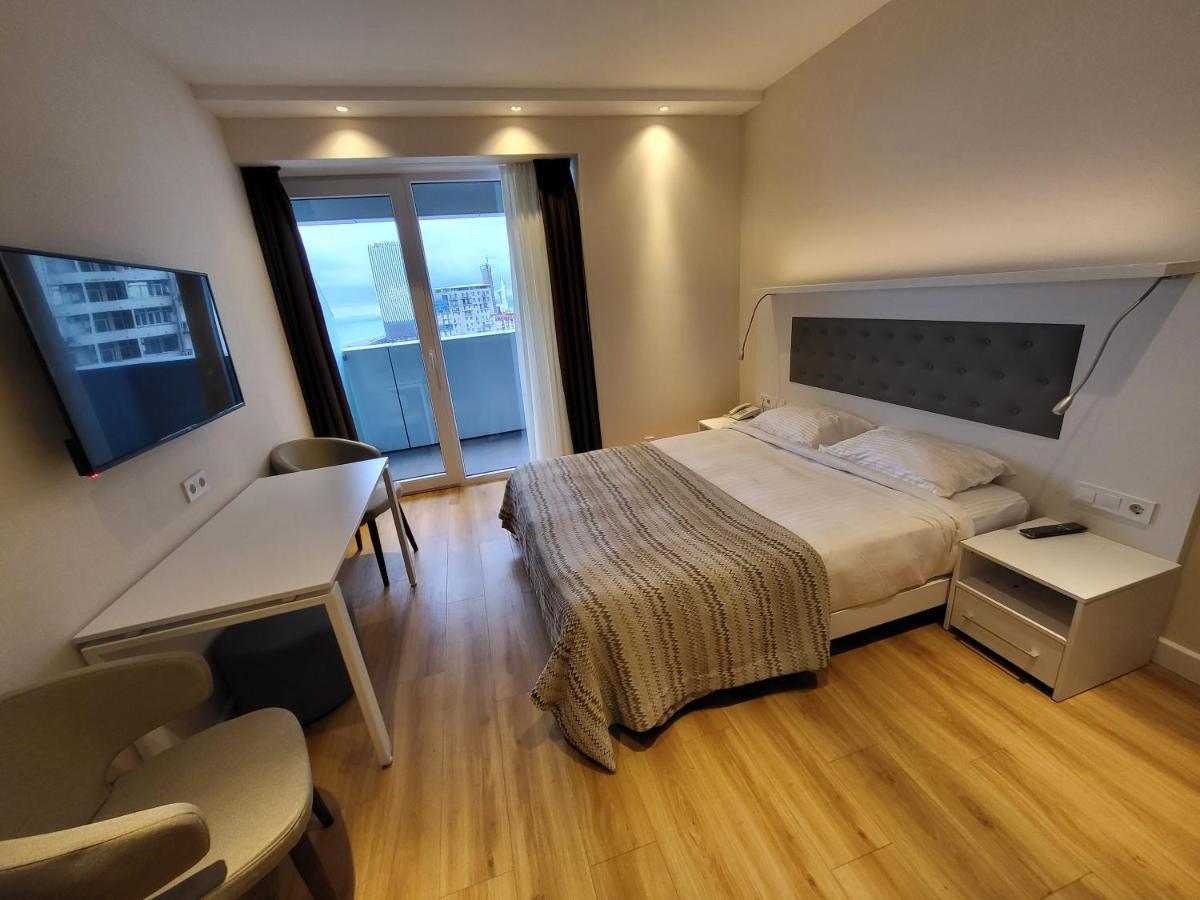 Black Sea Apartments Alliance Palace Батуми Экстерьер фото