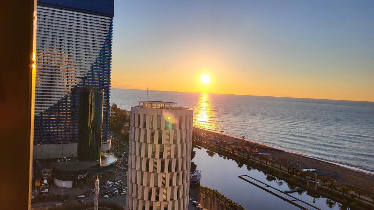 Black Sea Apartments Alliance Palace Батуми Экстерьер фото