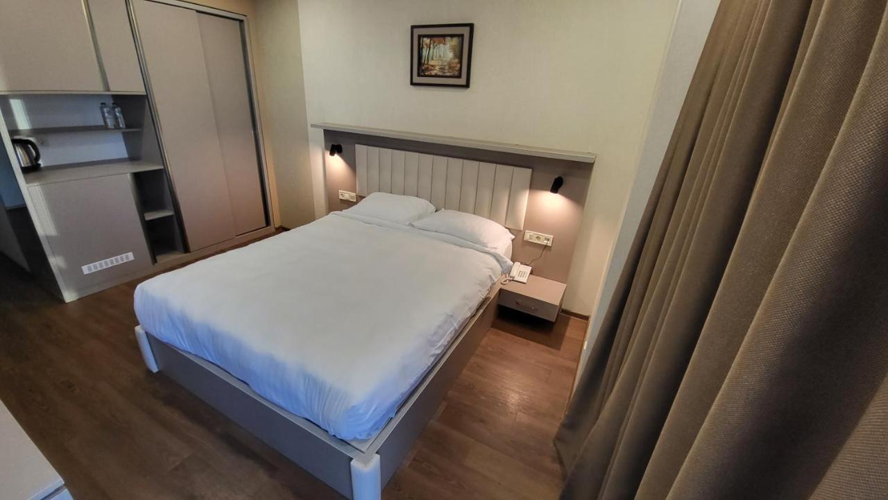 Black Sea Apartments Alliance Palace Батуми Экстерьер фото