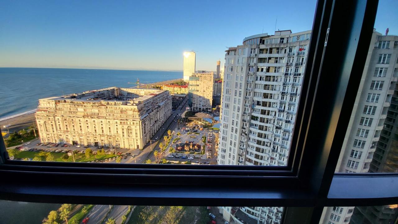 Black Sea Apartments Alliance Palace Батуми Экстерьер фото