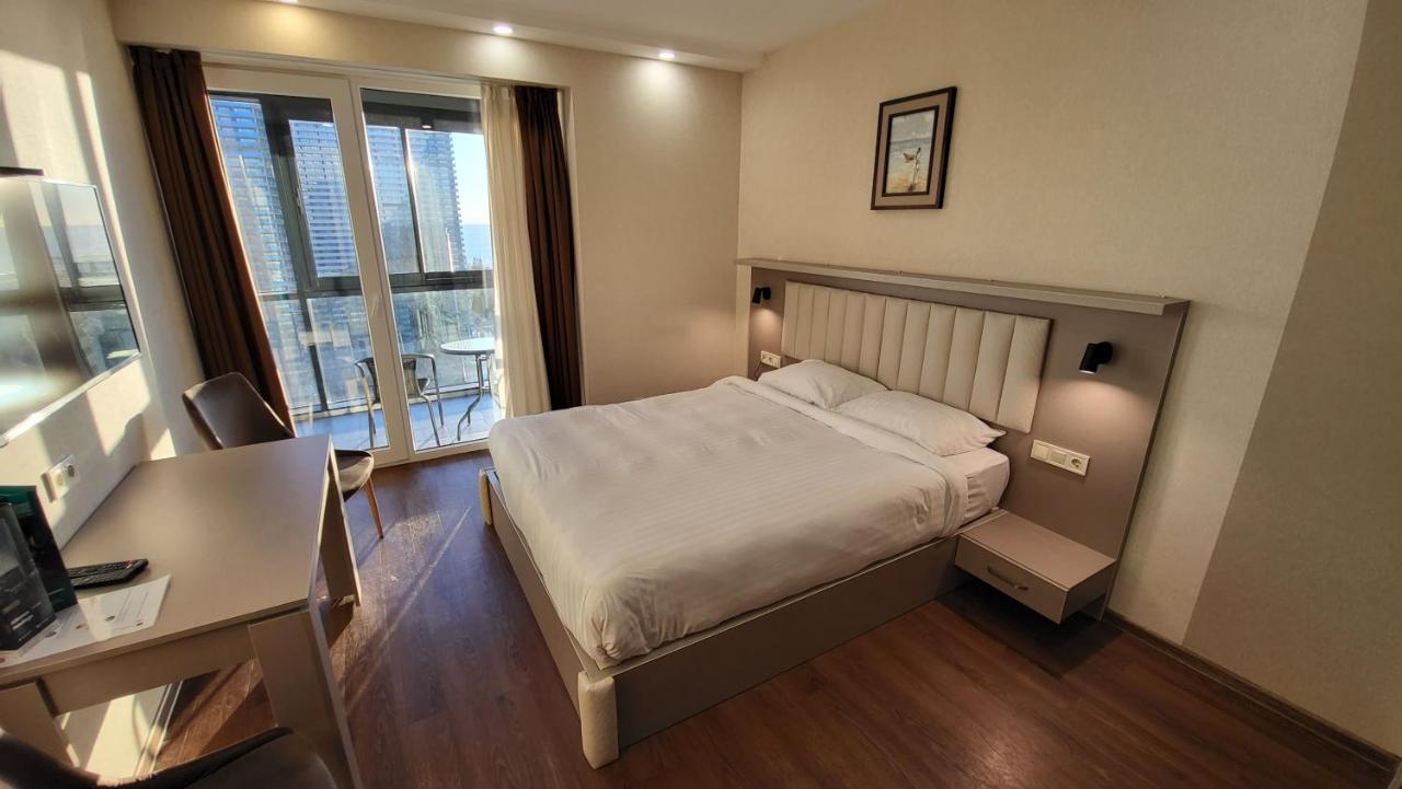 Black Sea Apartments Alliance Palace Батуми Экстерьер фото